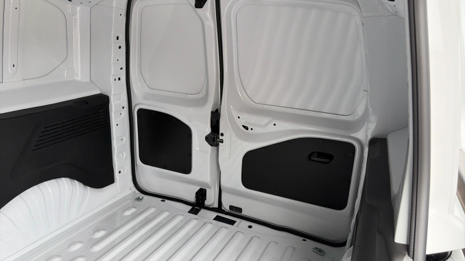 Vauxhall Combo Cargo Combo Diesel 1.5 Turbo D 100ps Prime Plus H1 Van - Image 14